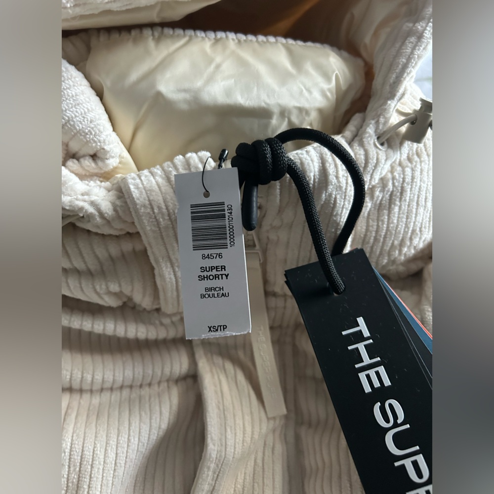 NWT Aritzia Super Puff Shorty in Cushcord - Picture 3 of 5